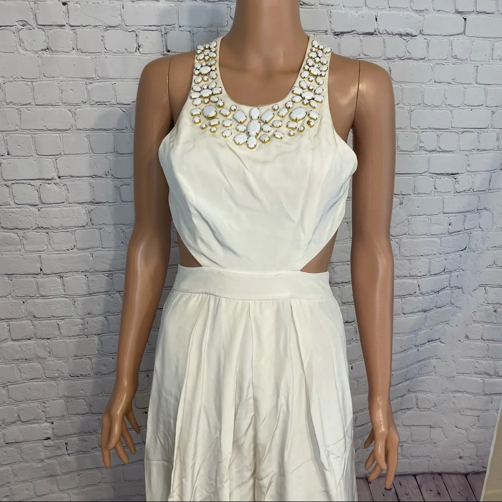 BCBG White Ball Gown w/ statement jewelry & open side slits size 2